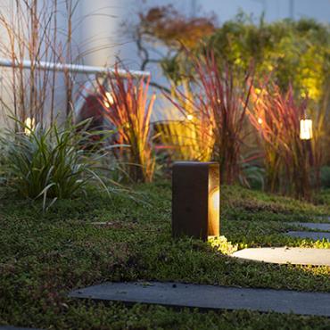 Liv low corten solitary