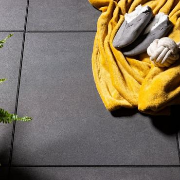 Vadena Gris Negro 80x80x4 cm