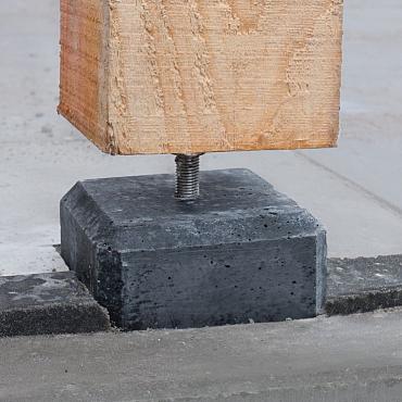 Betonpoer Antraciet 17x17x10 cm (breedte bovenstuk 15x15) met facet incl. Bout en Plaat